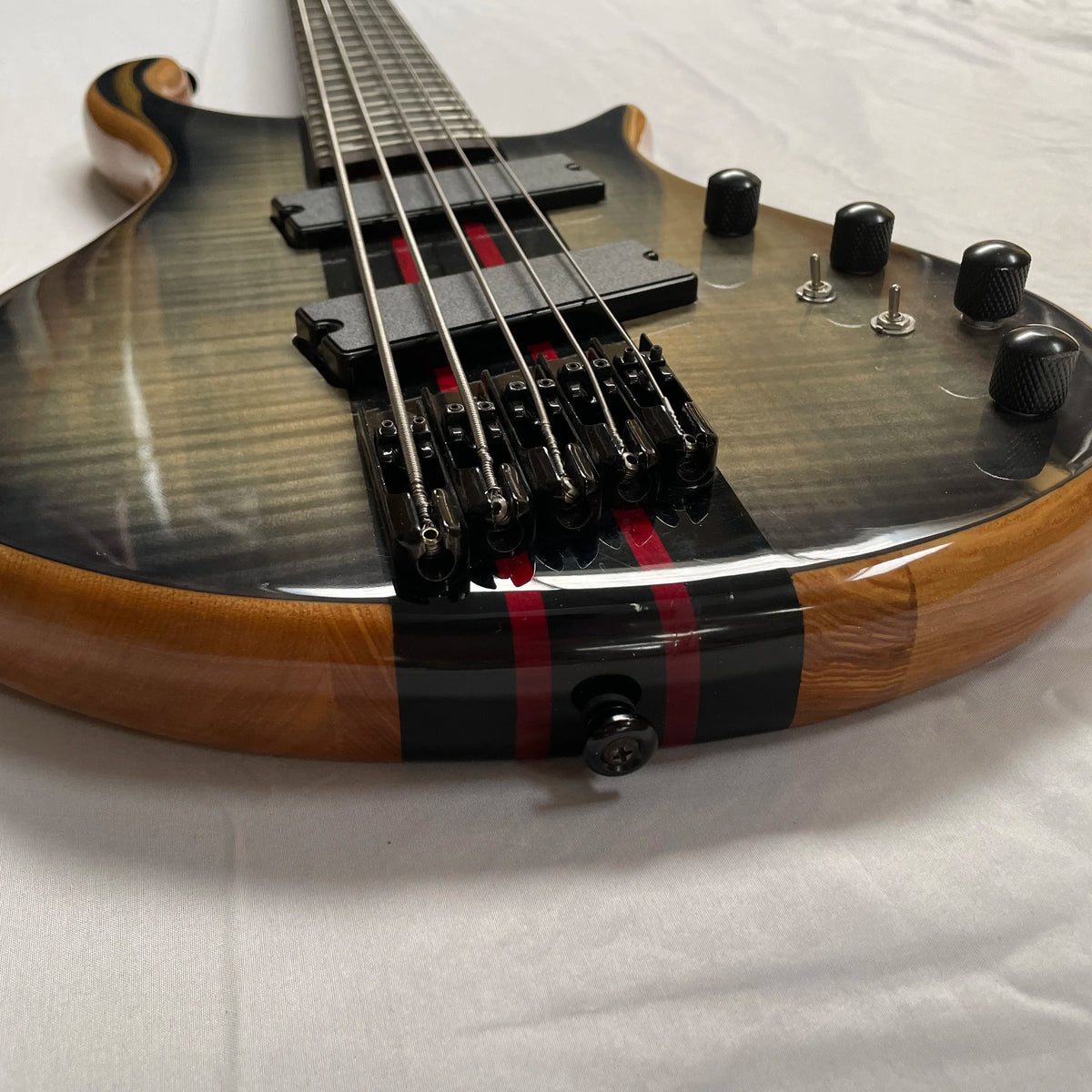 Baixo Custom 5 Cordas Cinza Hardware Preto